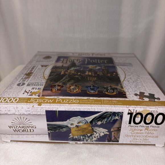 Harry Potter Wizarding World Jigsaw Puzzle - Aquarius 1000 PCS 20” x 28” NEW - Picture 5 of 5